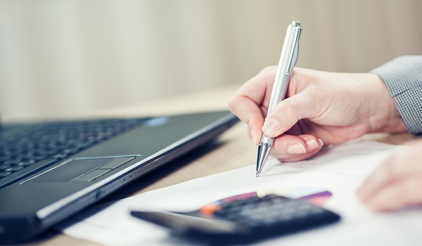 鄧白氏財務信用風險解決方案：鄧白氏的無國界應收帳款催收、國際應收帳款管理及外包服務